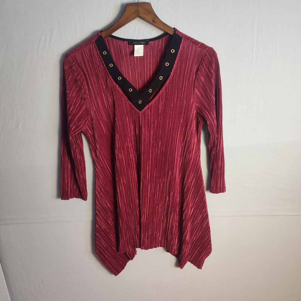Jennie & Marlis Burgundy Pleated Grommet V-Neck Sharkbite Hem Tunic Top Medium